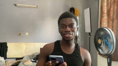 Tobeh raconte son expérience d’achat de vêtements en ligne à Abidjan